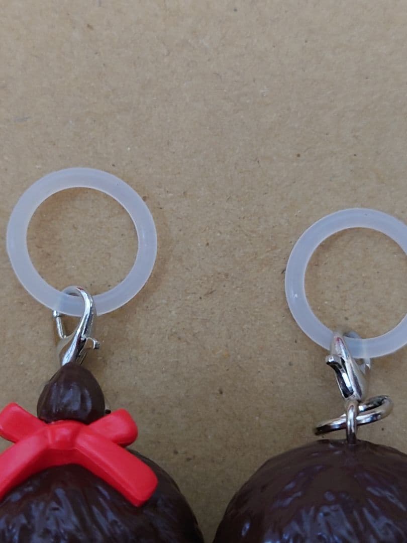 【おまけ付き】モンチッチ　めじるしアクセサリー　キーホルダー　2個 — image 2