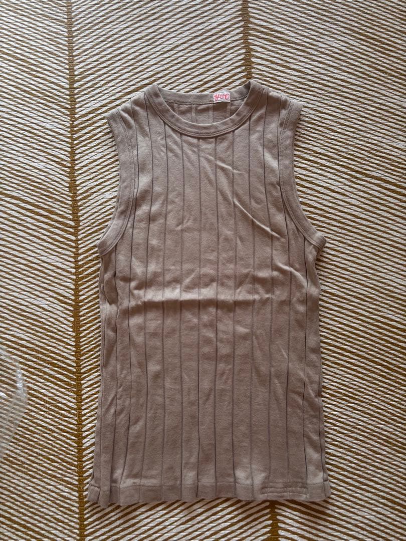 クリーニング済　ヤングアンドオルセンノースリーブ リブカットソー ベージュ — image 2