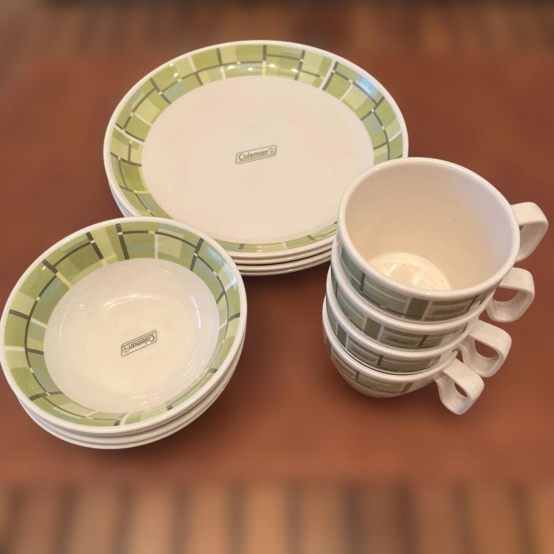 Coleman 食器セット キャンプ用 収納ケース付き＋マグカップ×8 — image 3