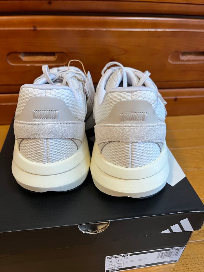 新品 adidas lightblaze u crey white 28cm — image 4