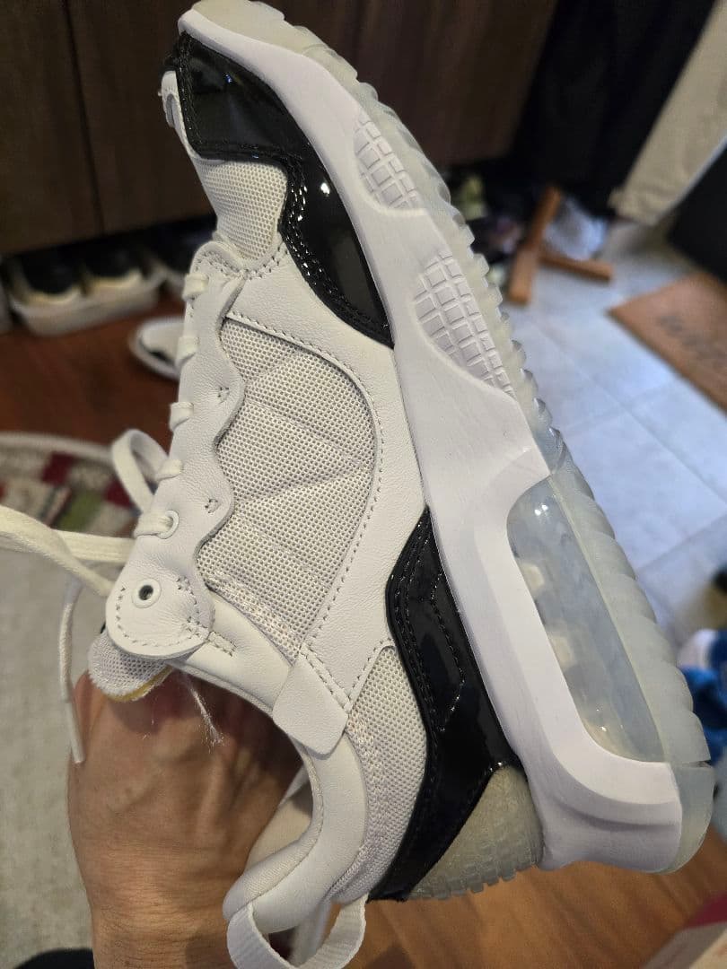 美品 NIKE ジョーダン MA2 コンコルド CV8122-105 — image 4