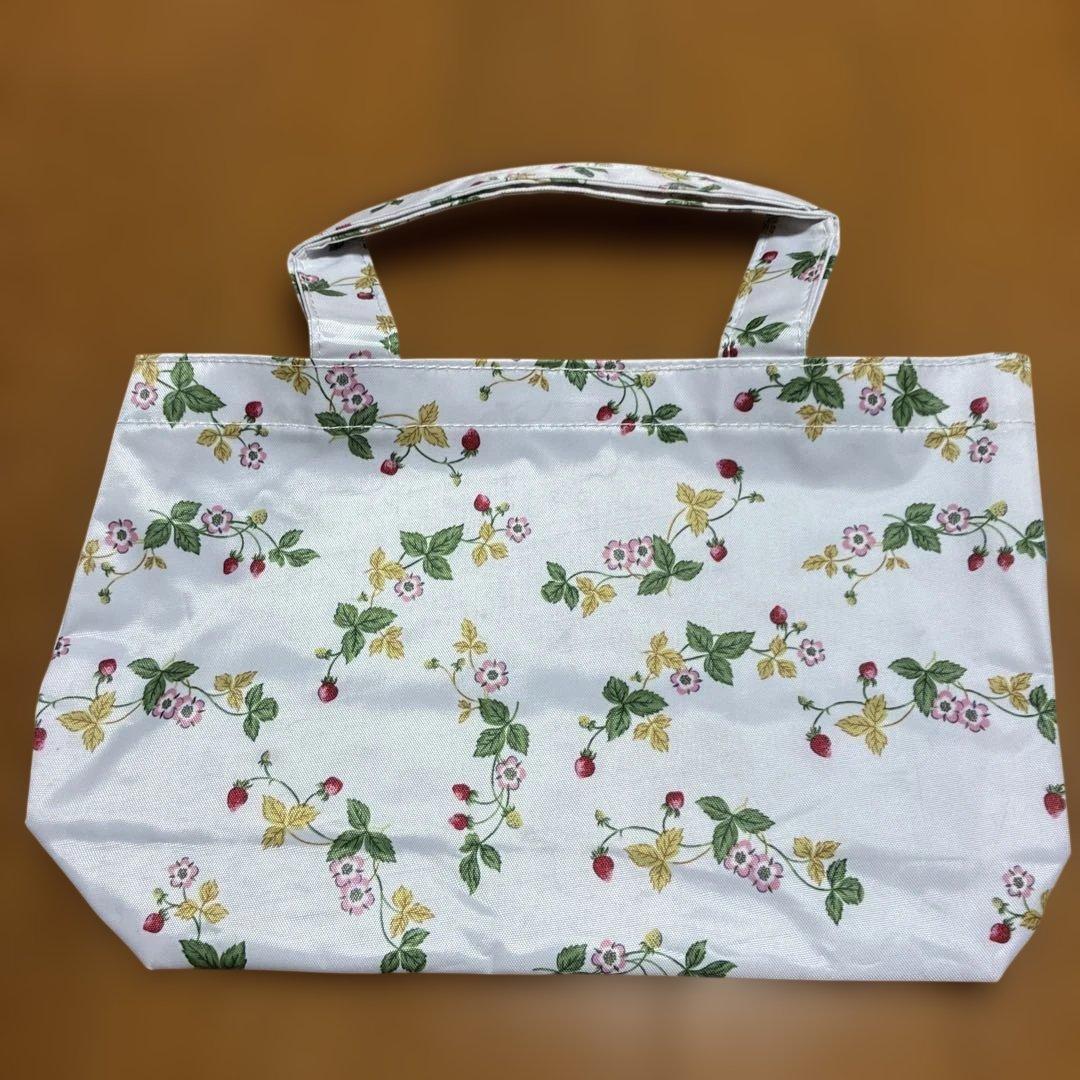 新品　WEDG WOODウェッジウッド オリジナルトートバッグ いちご柄 — image 2