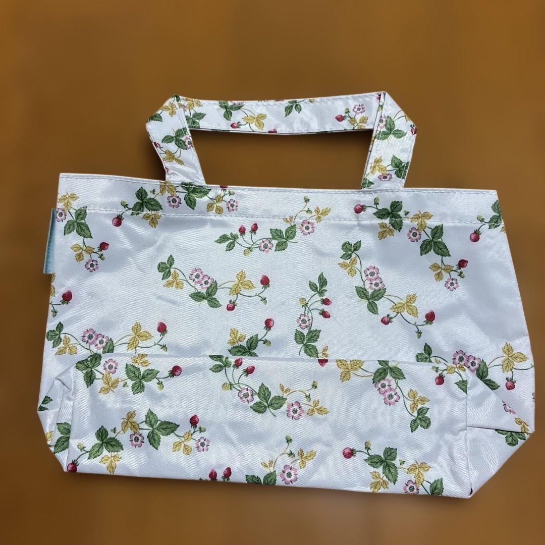 新品　WEDG WOODウェッジウッド オリジナルトートバッグ いちご柄 — image 3