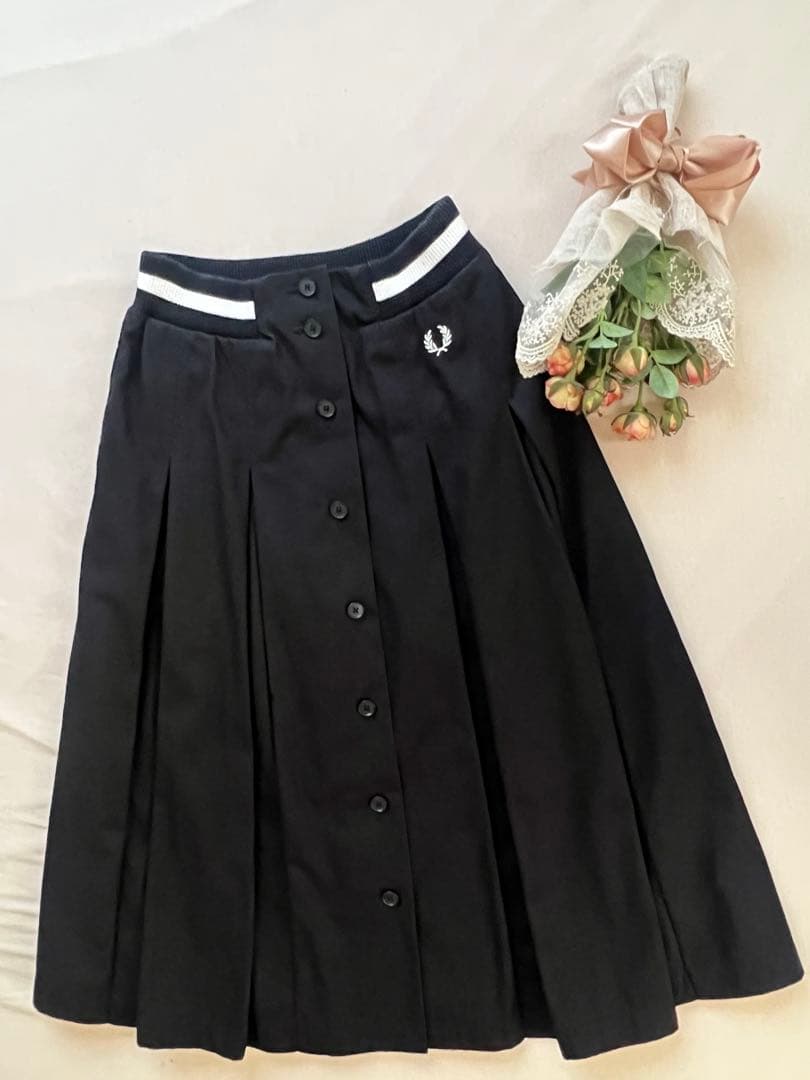 FRED PERRY プリーツスカート ブラック — image 5