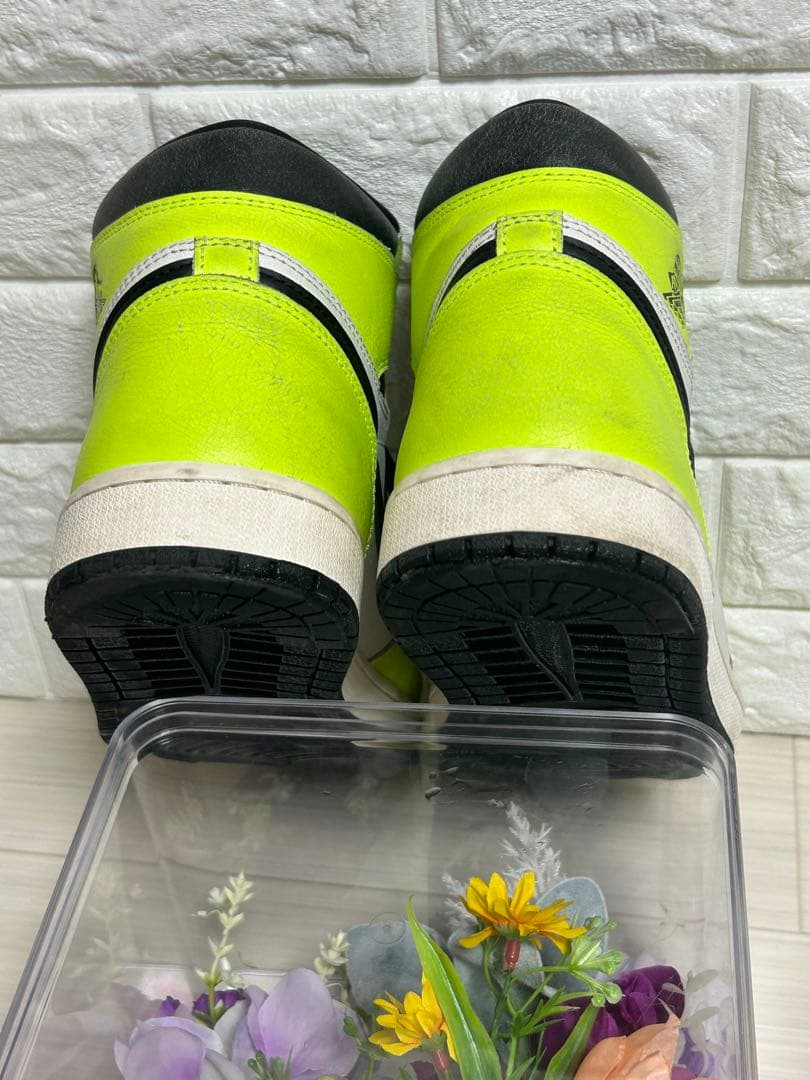 NIKE AIR JORDAN 1 HIGH OG VOLT 29cm — image 4