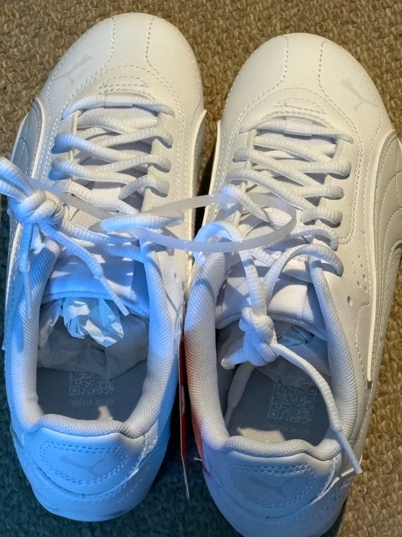 ✨新品✨Puma CATCH ホワイト スニーカー 22.5 — image 2