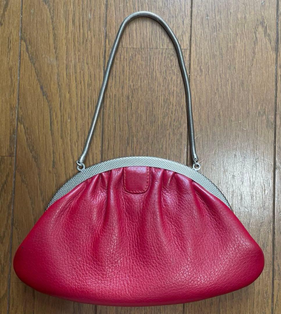 レッド レザー ハンドバッグ レッド系 がま口 チェーン 傷あり 中古美品 — image 2