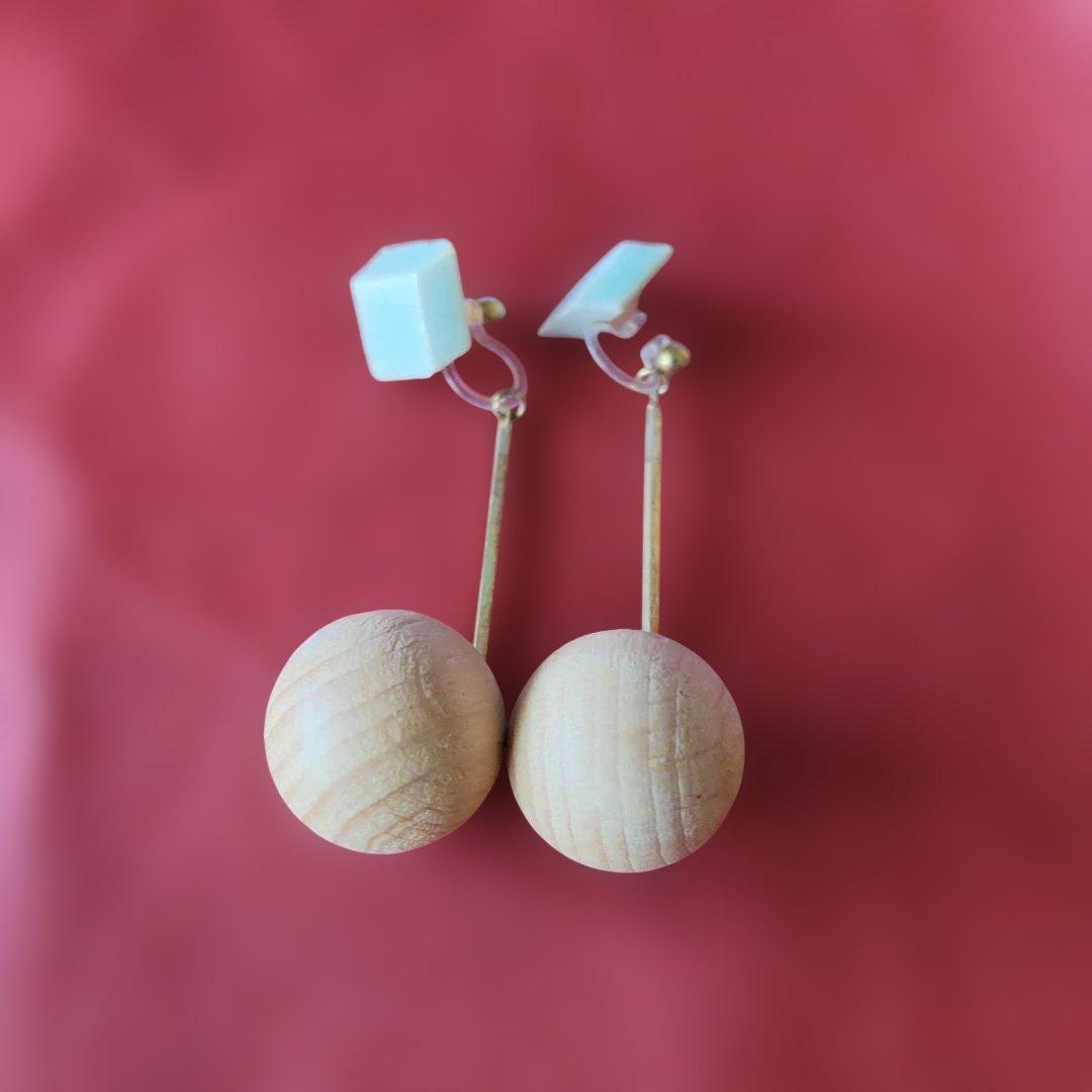 ayako.ceramics 青磁陶器と檜のイヤリング — image 4