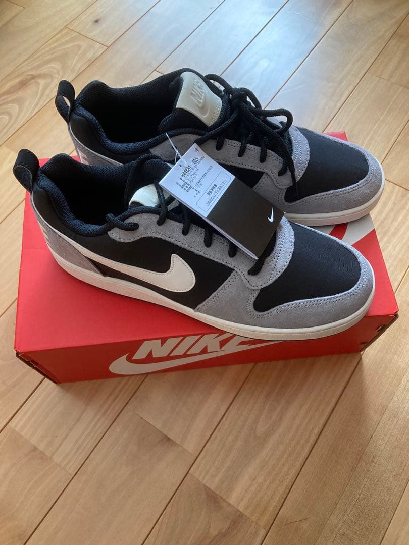 Nike スニーカー グレー/ブラック — image 2