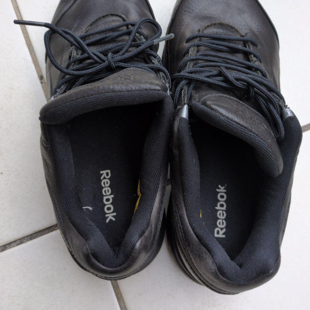 Reebok ブラックスニーカー — image 3