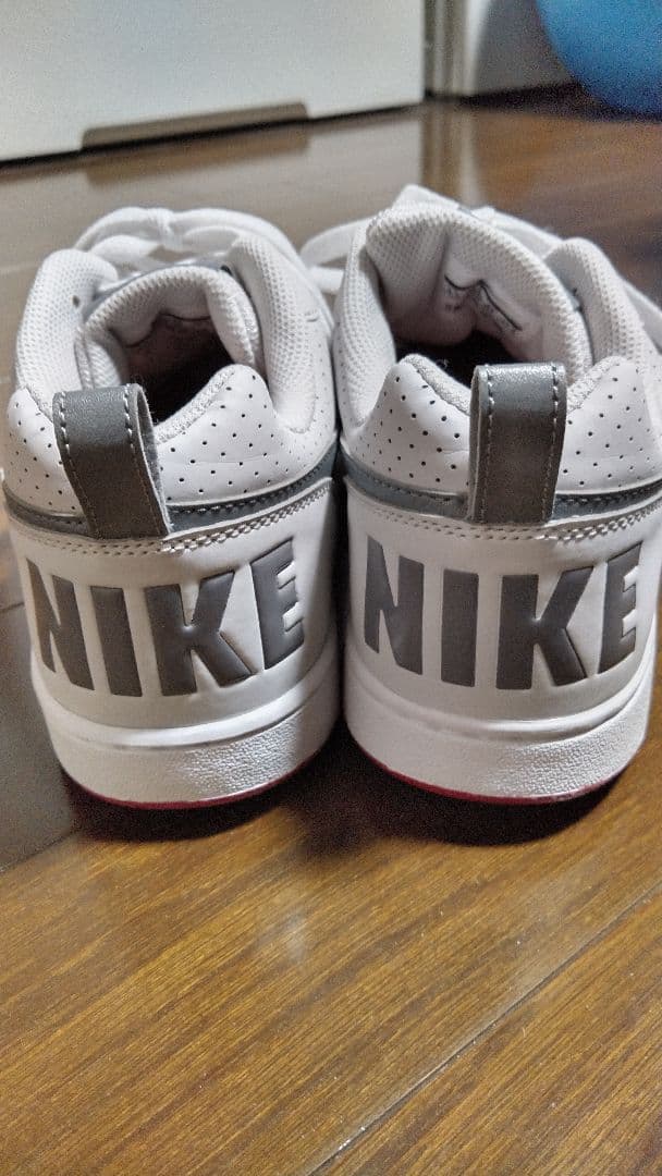 NIKE ホワイト グレー スニーカー — image 5
