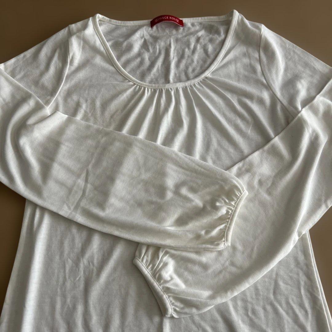 お値下げ！ホワイト 長袖 Tシャツ ギャザー入り — image 2