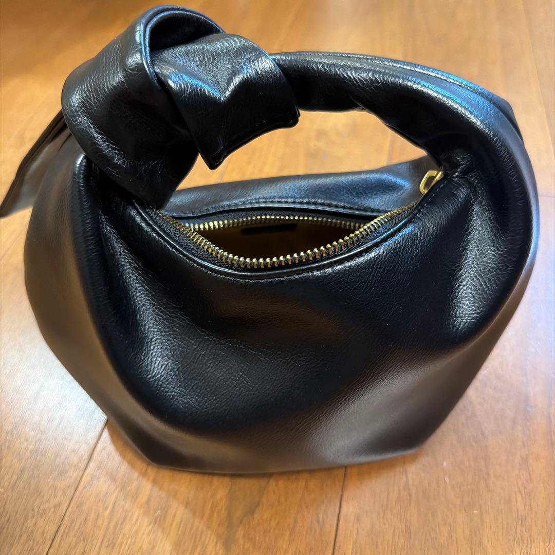 超美品 MilaOwen ノットデザイン ワンハンドルバッグ — image 3