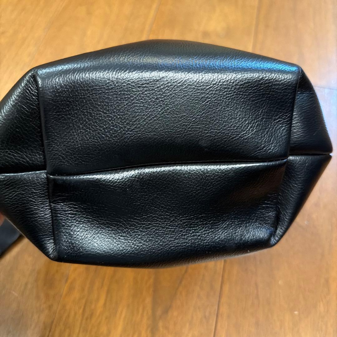 超美品 MilaOwen ノットデザイン ワンハンドルバッグ — image 4
