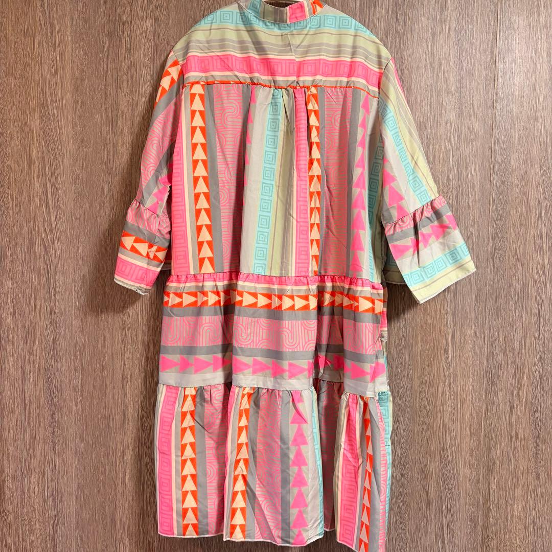 幾何学模様 フレアスリーブ ワンピース　Mサイズ相当 — image 3