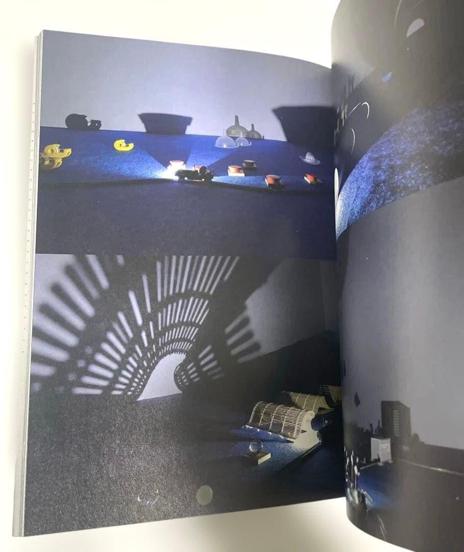 房総の海をめぐる光と影のアート展　カワクボリョウタ《コレクション・ネット》図録 — image 4
