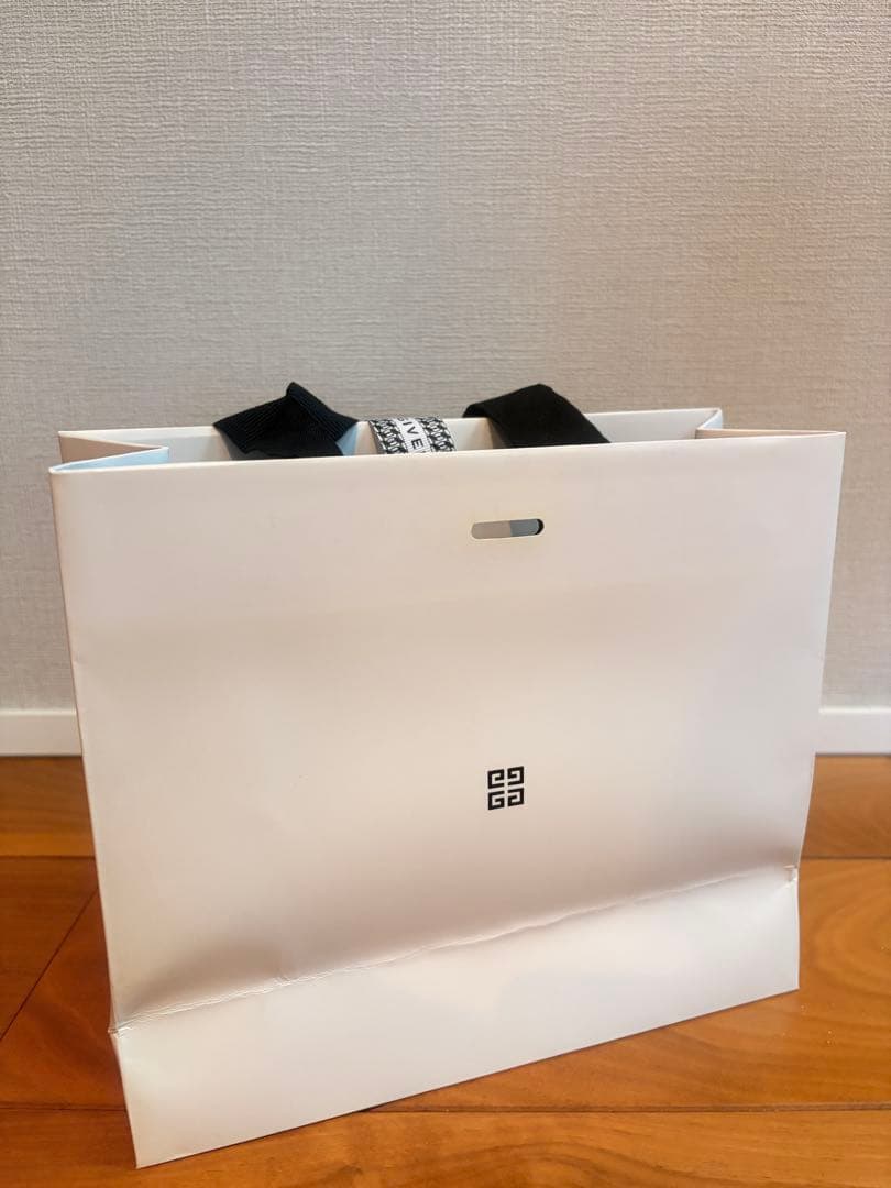 GIVENCHY ショップ袋 リボン付き — image 2