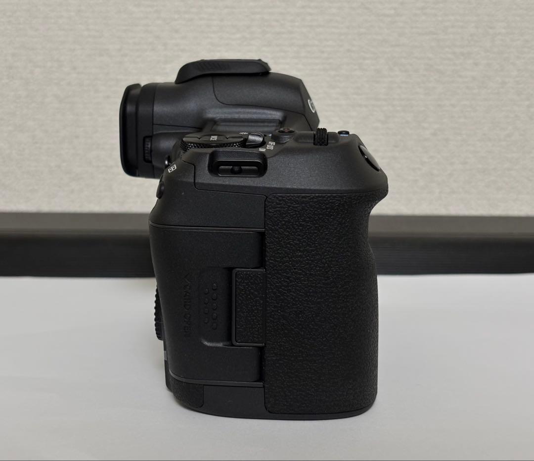 新品同様　Canon EOS R5 Mark II ボディ — image 4