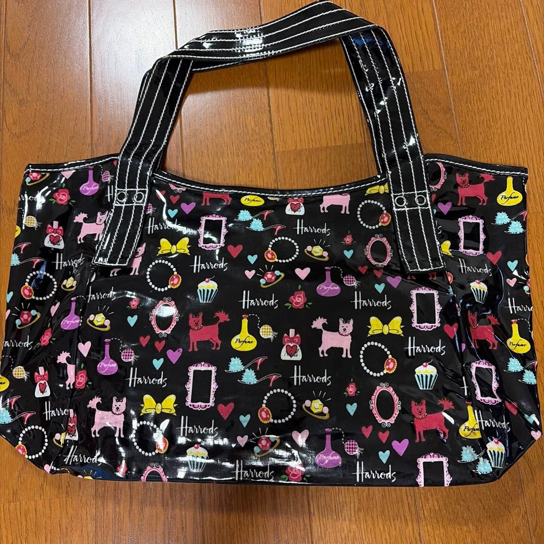 Harrods ハロッズ　ハンドバッグ　スイーツ　アクセサリー柄　ブラック — image 2