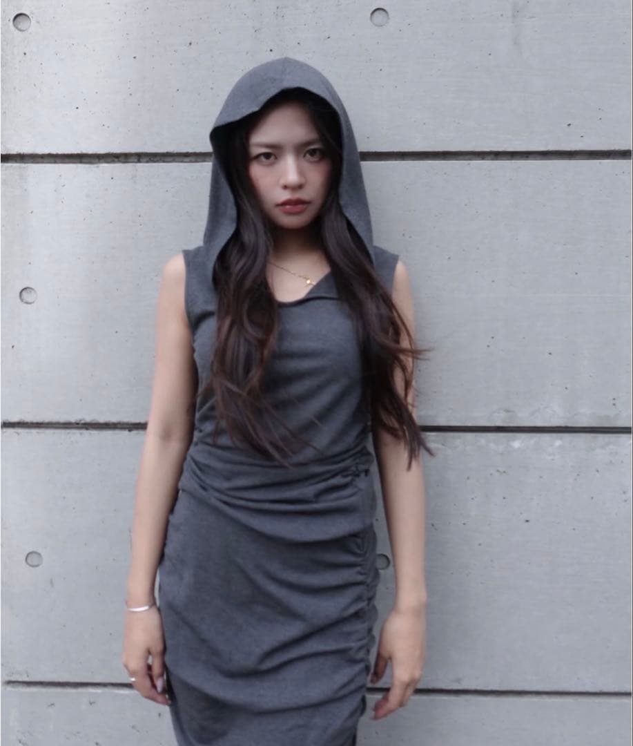 【新品】searoomlynn♡Front Hole Hoodieトップス　完売 — image 3