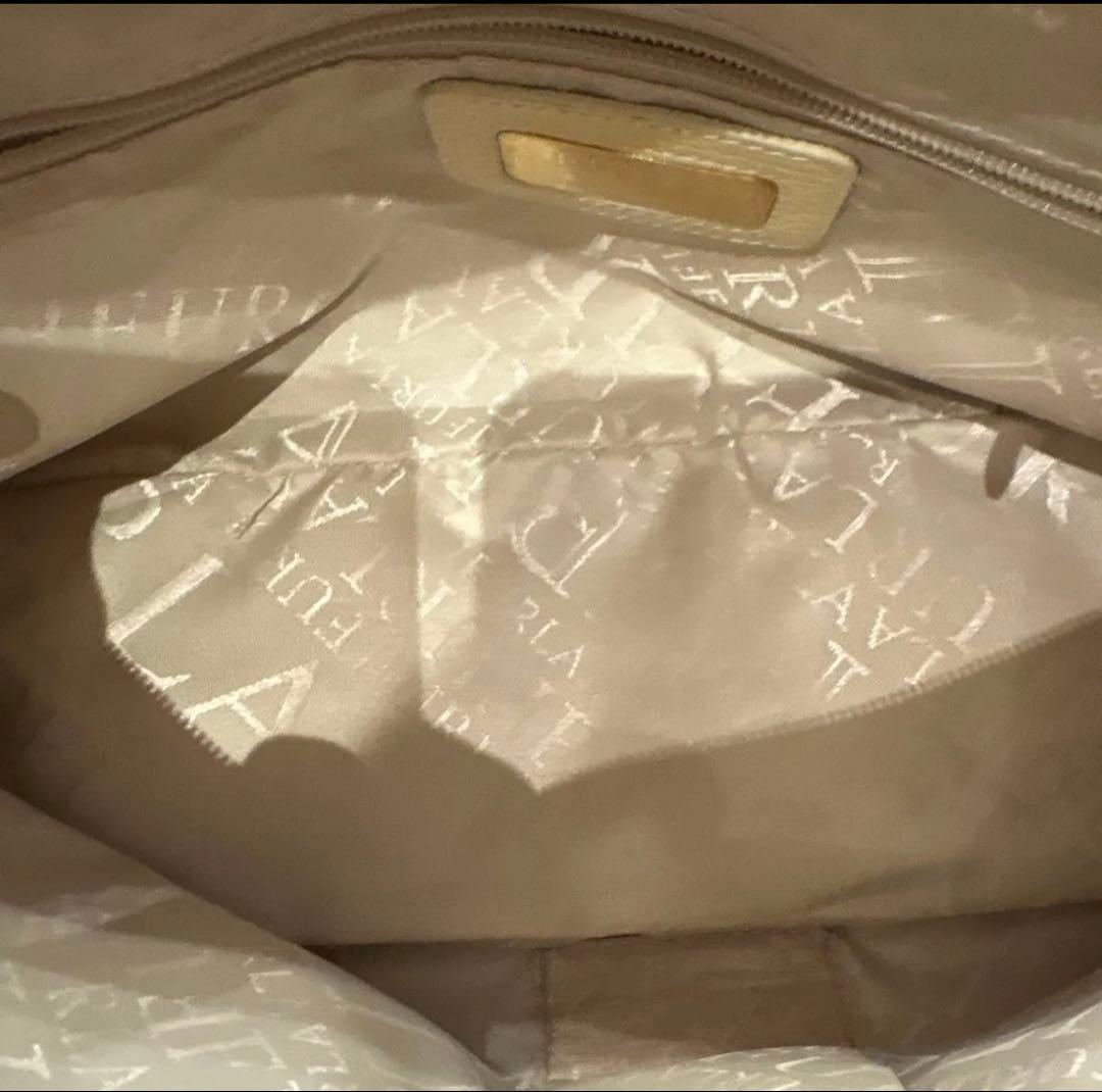 FURLA ハンドバッグ アイボリー — image 3