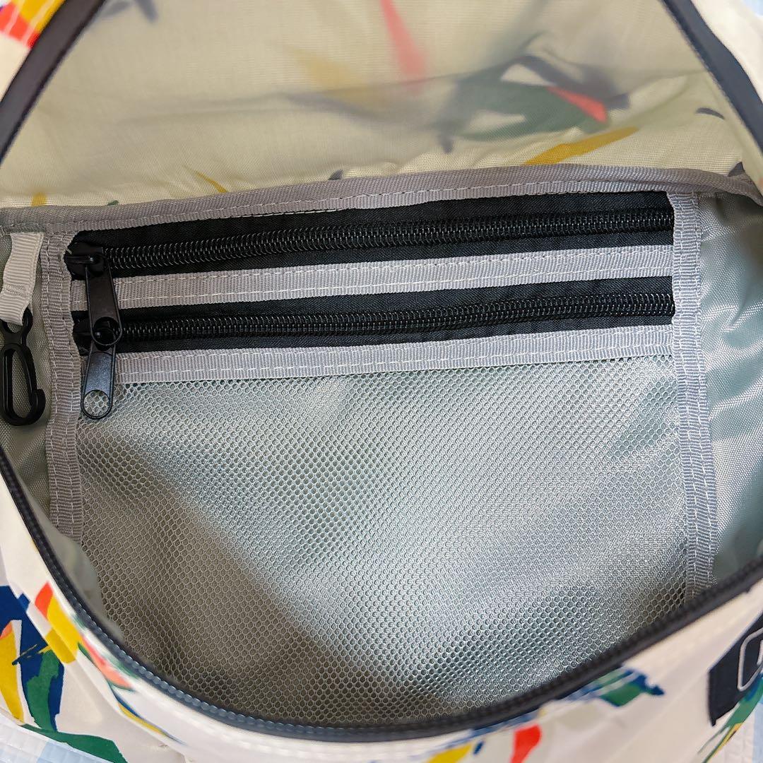 Kiu ボディバッグ ウエストポーチ ボタニカル柄　新品 — image 3