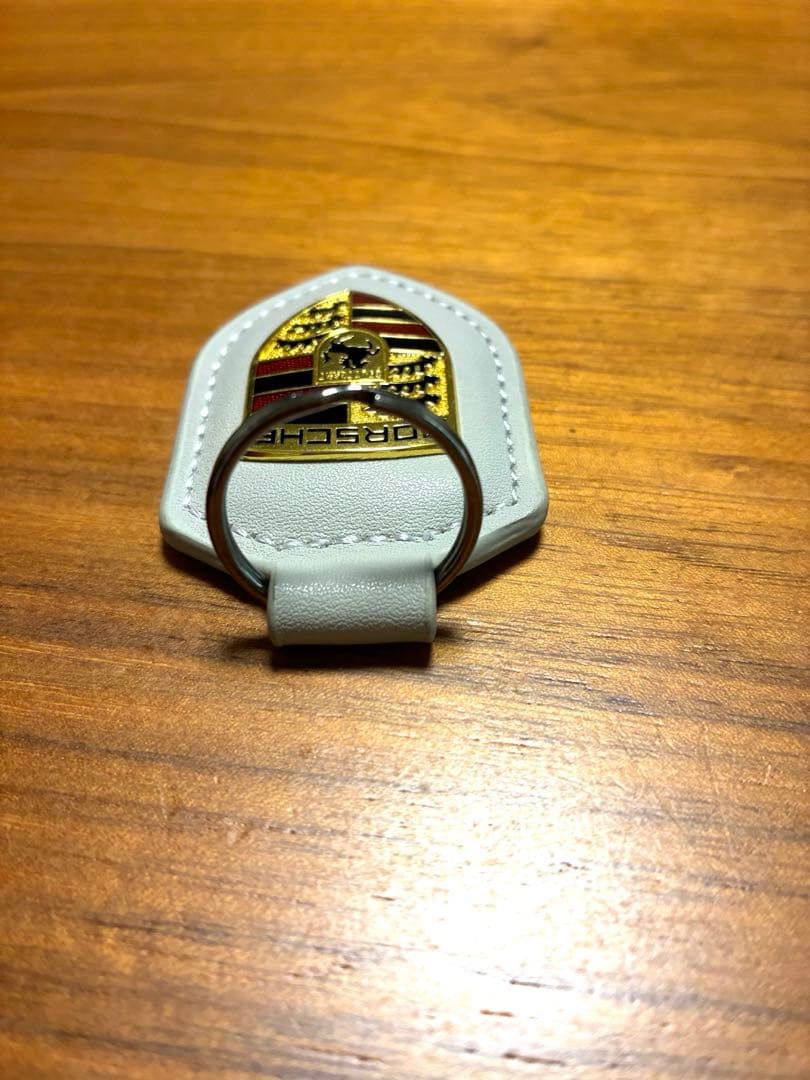 PORSCHE クレスト レザー キーホルダー グレー — image 4