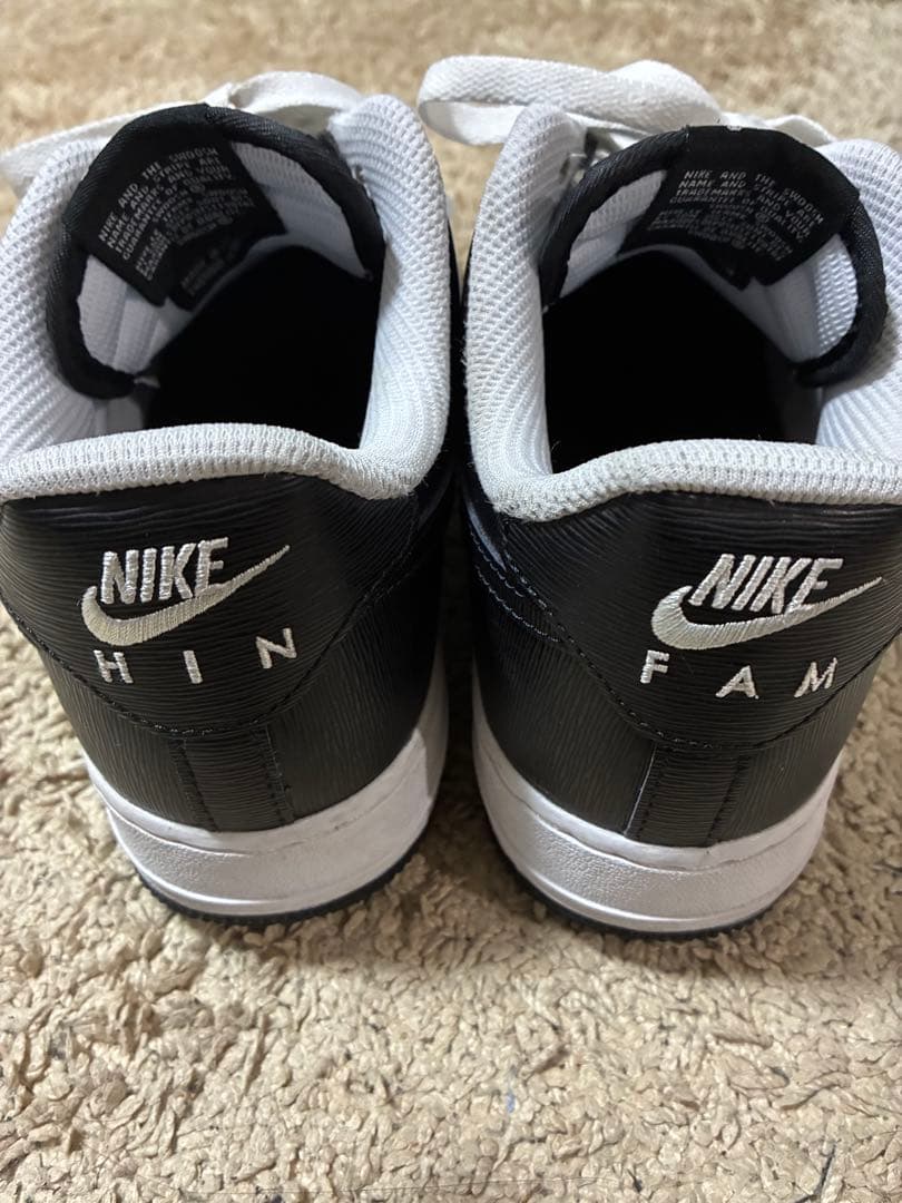 NIKE AIR FORCE 1 ブラック ホワイト スニーカー — image 2