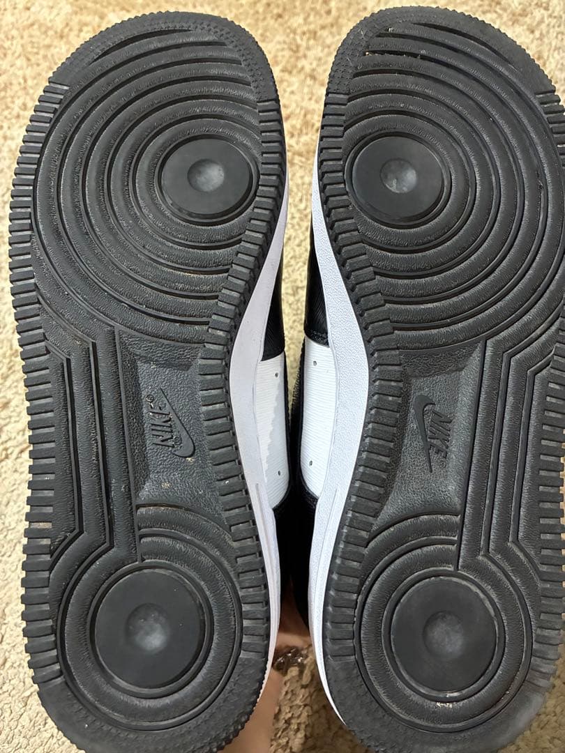 NIKE AIR FORCE 1 ブラック ホワイト スニーカー — image 4