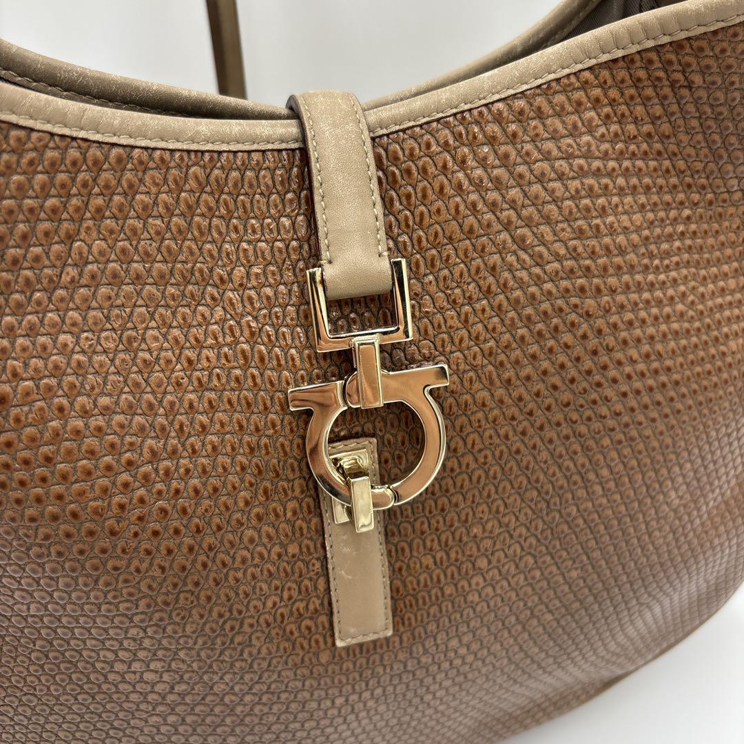 良品 Salvatore Ferragamo ガンチーニ ワンショルダーバッグ — image 3