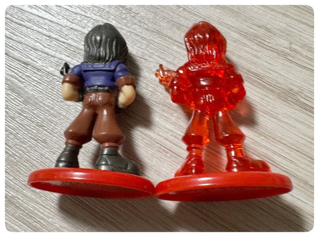 【非売品】FF コカコーラ フィギュア ラグナ 彩色＆クリアレッド 2体セット — image 2