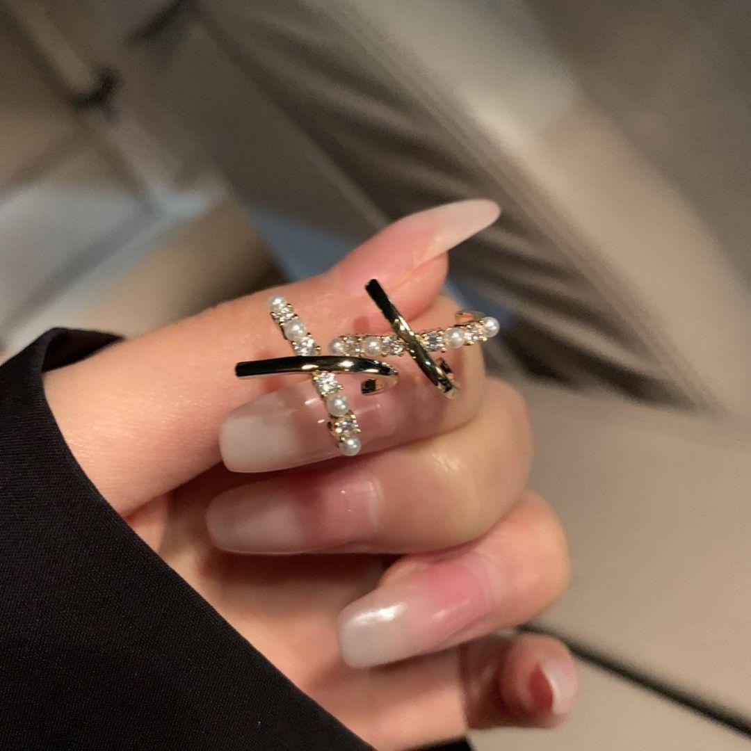 ピアス サージカルステンレス クロス 真珠 ゴールドデザイン — image 3