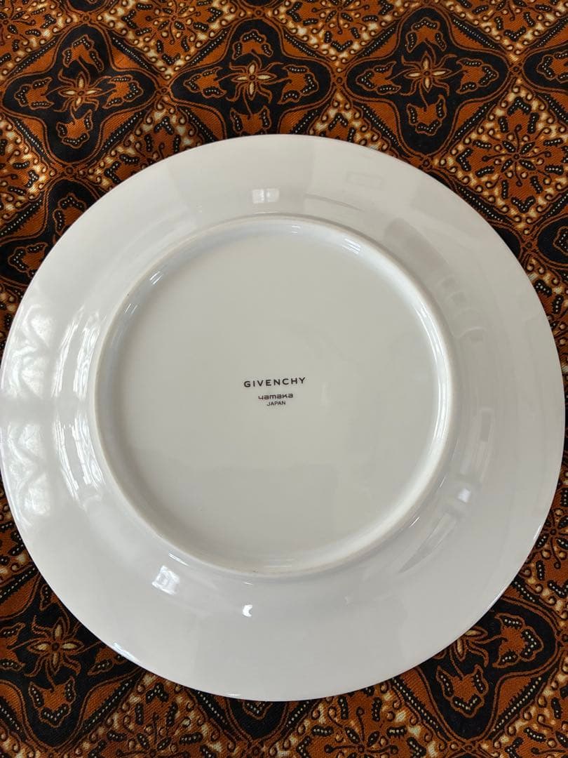 GIVENCHY ペア皿 — image 4