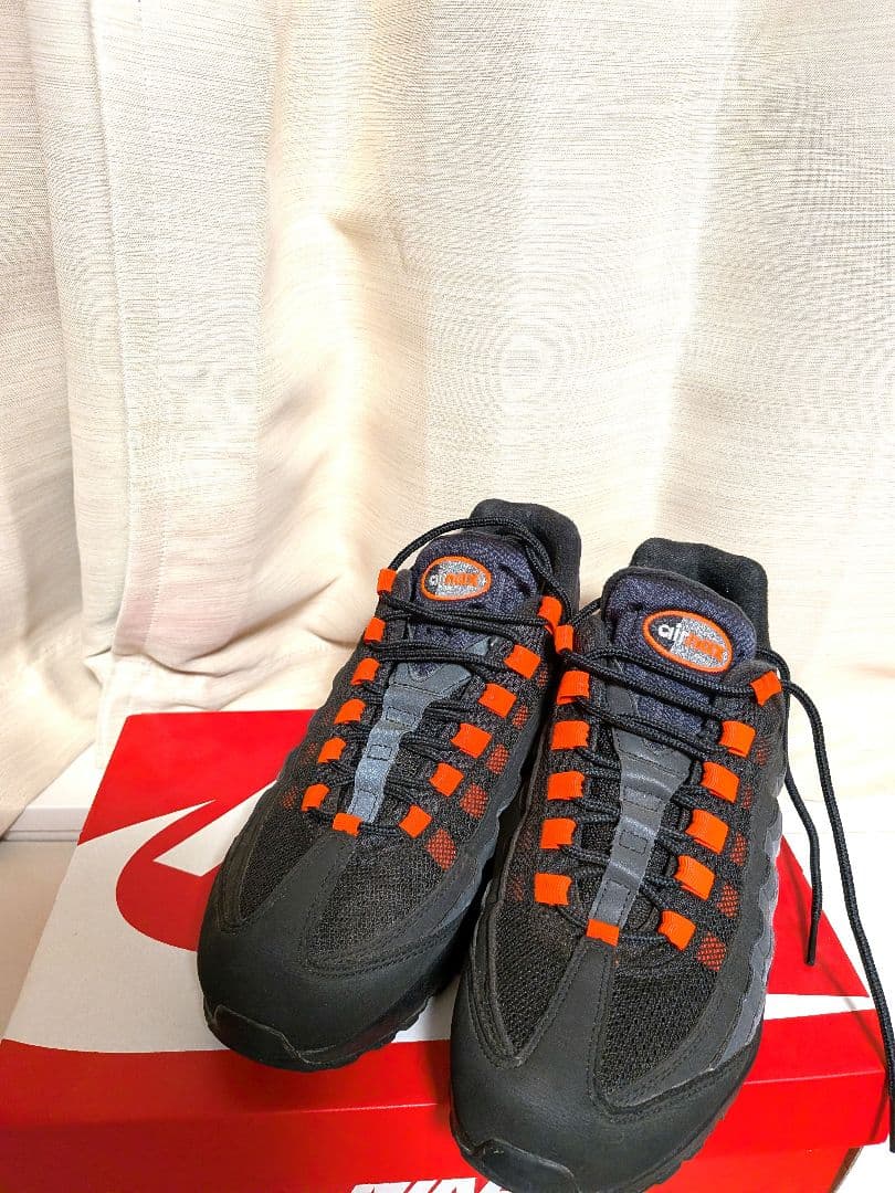 Nike Air Max 95 Black/Hyper Crimson — image 3