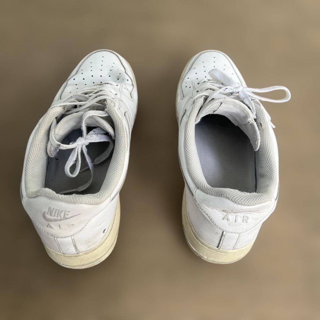 NIKE AIR FORCE 1 ホワイト スニーカー — image 2