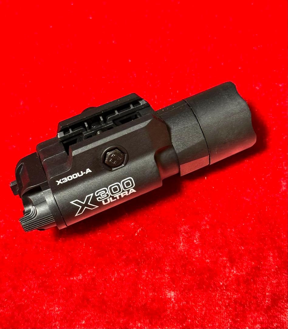 SUREFIRE X300 ULTRA ウェポンライト ブラック 予備電池付き — image 2