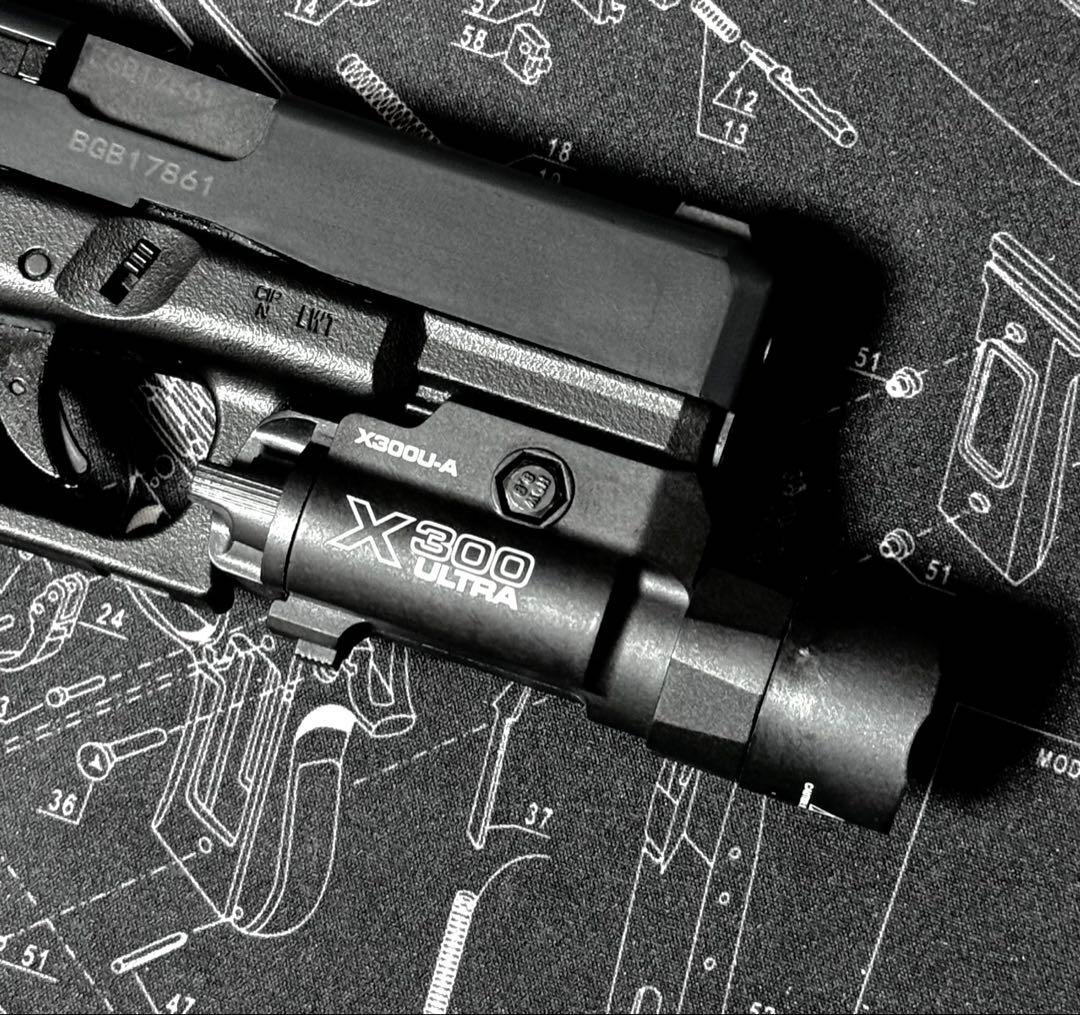 SUREFIRE X300 ULTRA ウェポンライト ブラック 予備電池付き — image 4