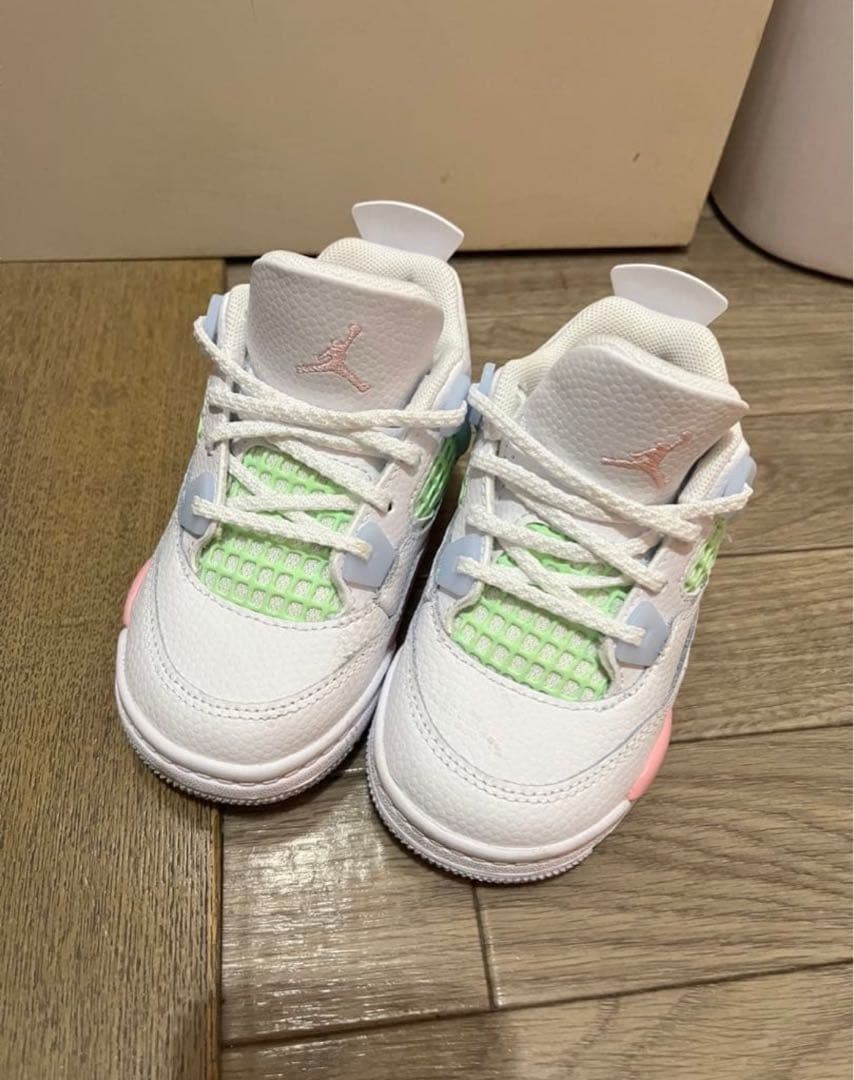 ほぼ新品　NIKE ジョーダン4レトロ　ベビーシューズ　13.3センチ — image 4