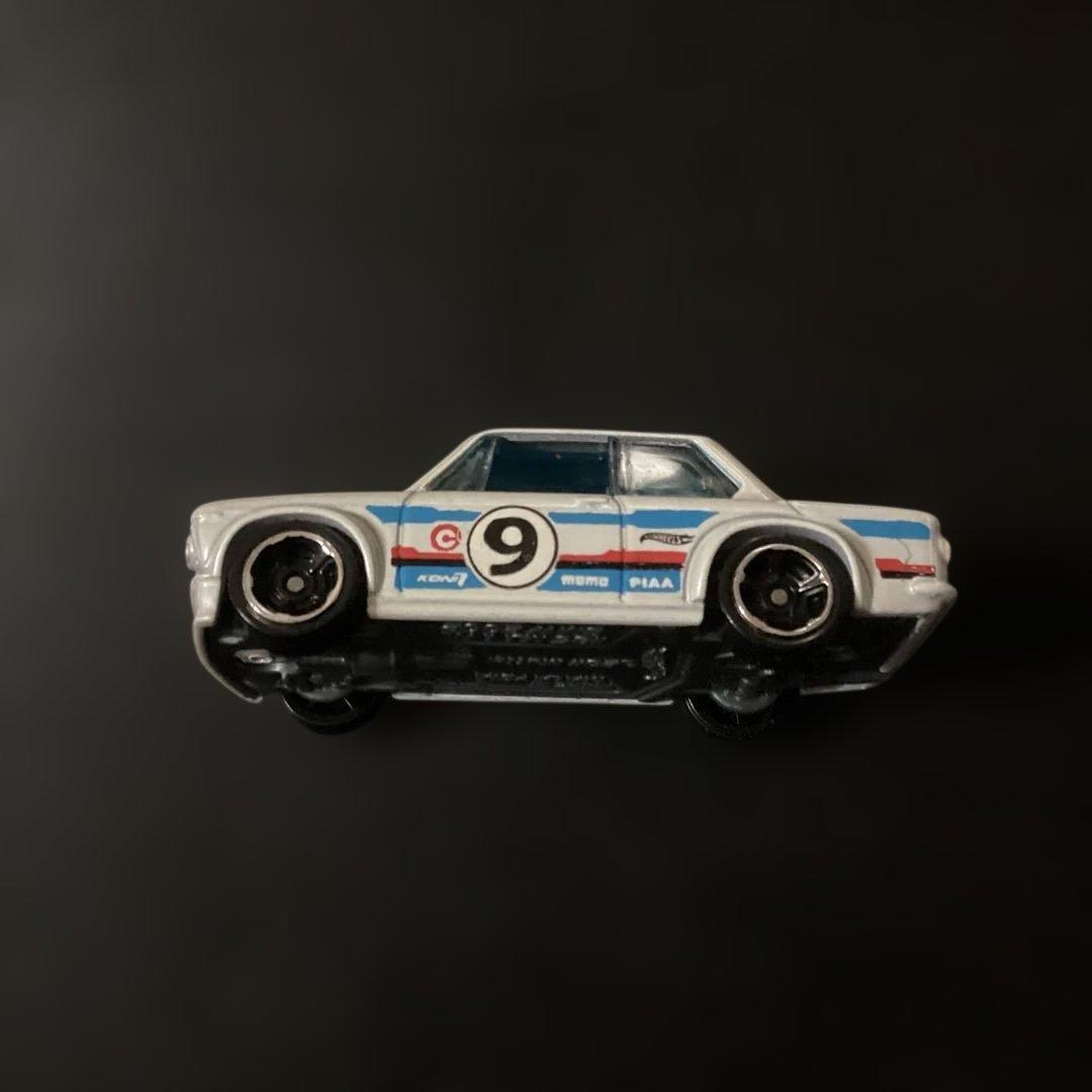 ホットウィール BMW 2002 白xトリコロール マルニ 02 — image 2
