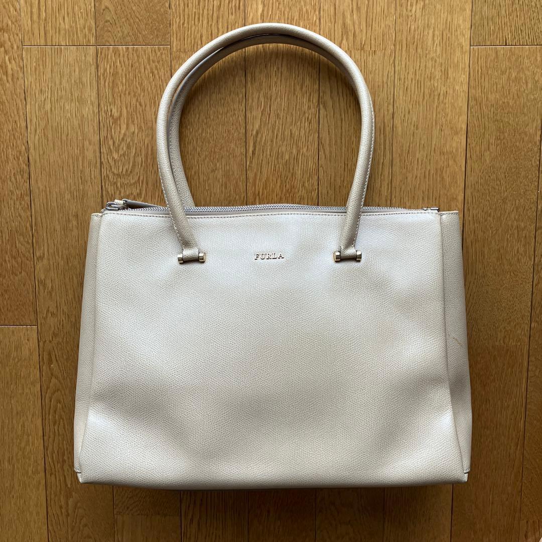 FURLA ハンドバッグ ベージュ　布袋付き — image 2