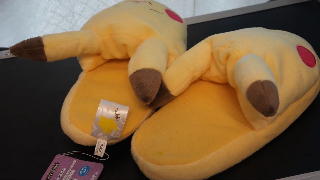 【未使用】ピカチュウ スリッパ ルームシューズ — image 2