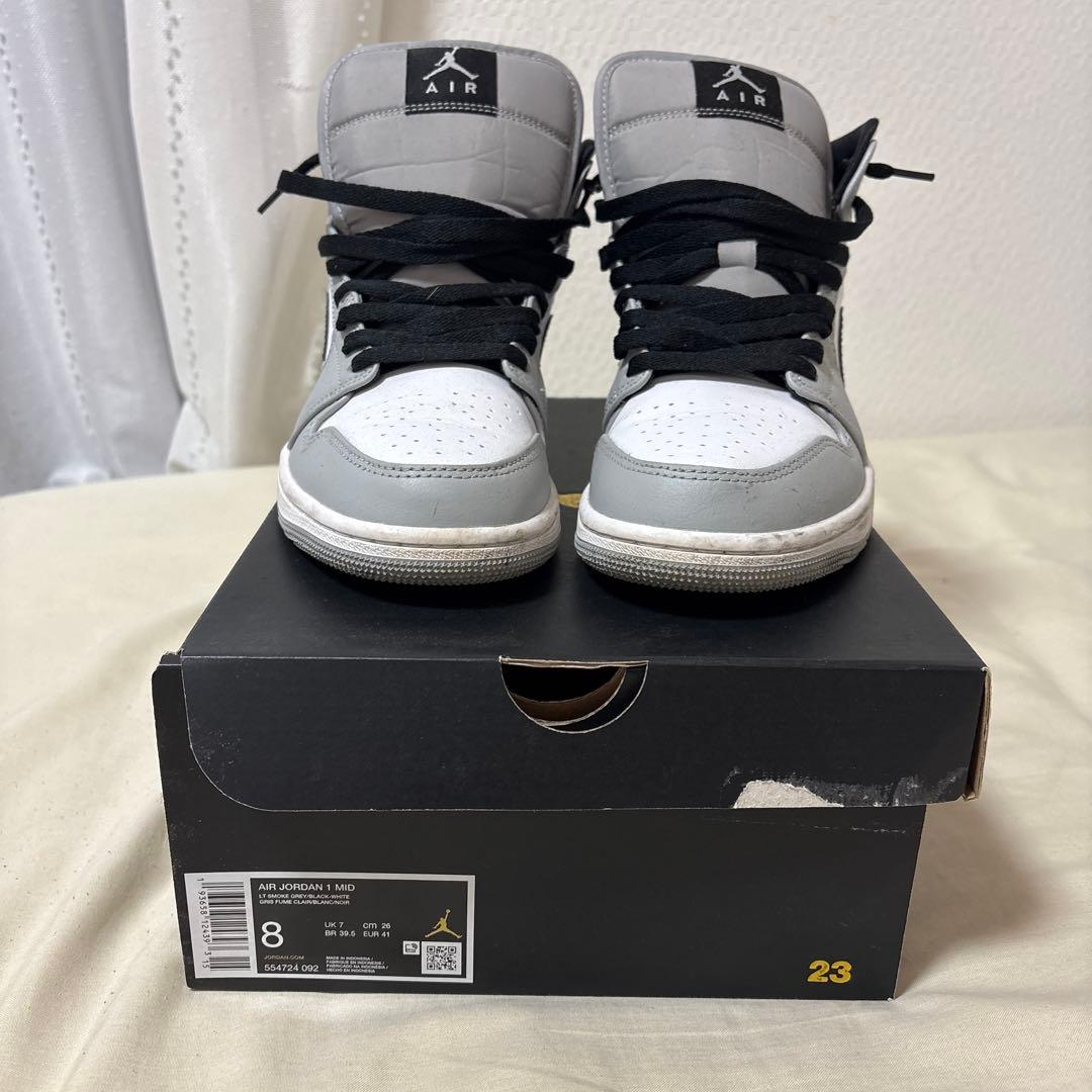 Nike Air Jordan 1 Mid Light Smoke Grey — image 3