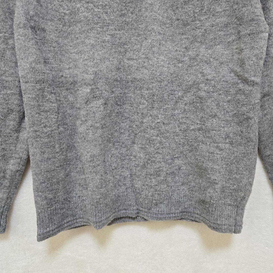 ほぼ新品！URBAN RESEARCH グレー Vネックセーター Mサイズ38 — image 5