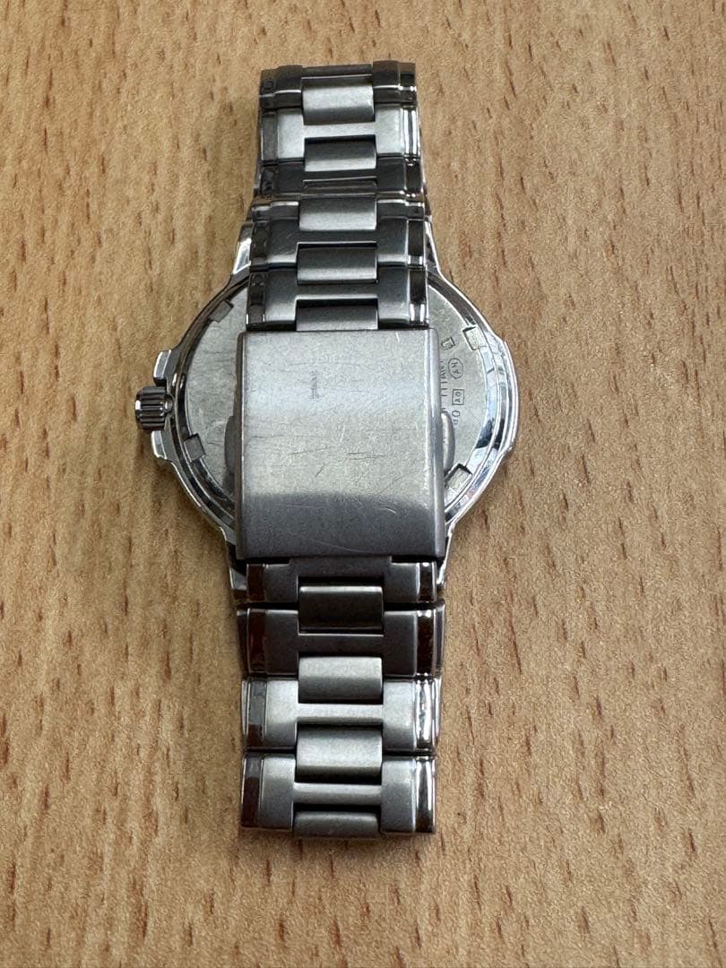 SEIKO TITANIUM 20BAR クォーツ 腕時計 — image 4