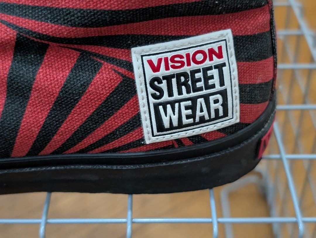 VISION STREET WEAR ハイカットスニーカー レッド ブラック — image 2