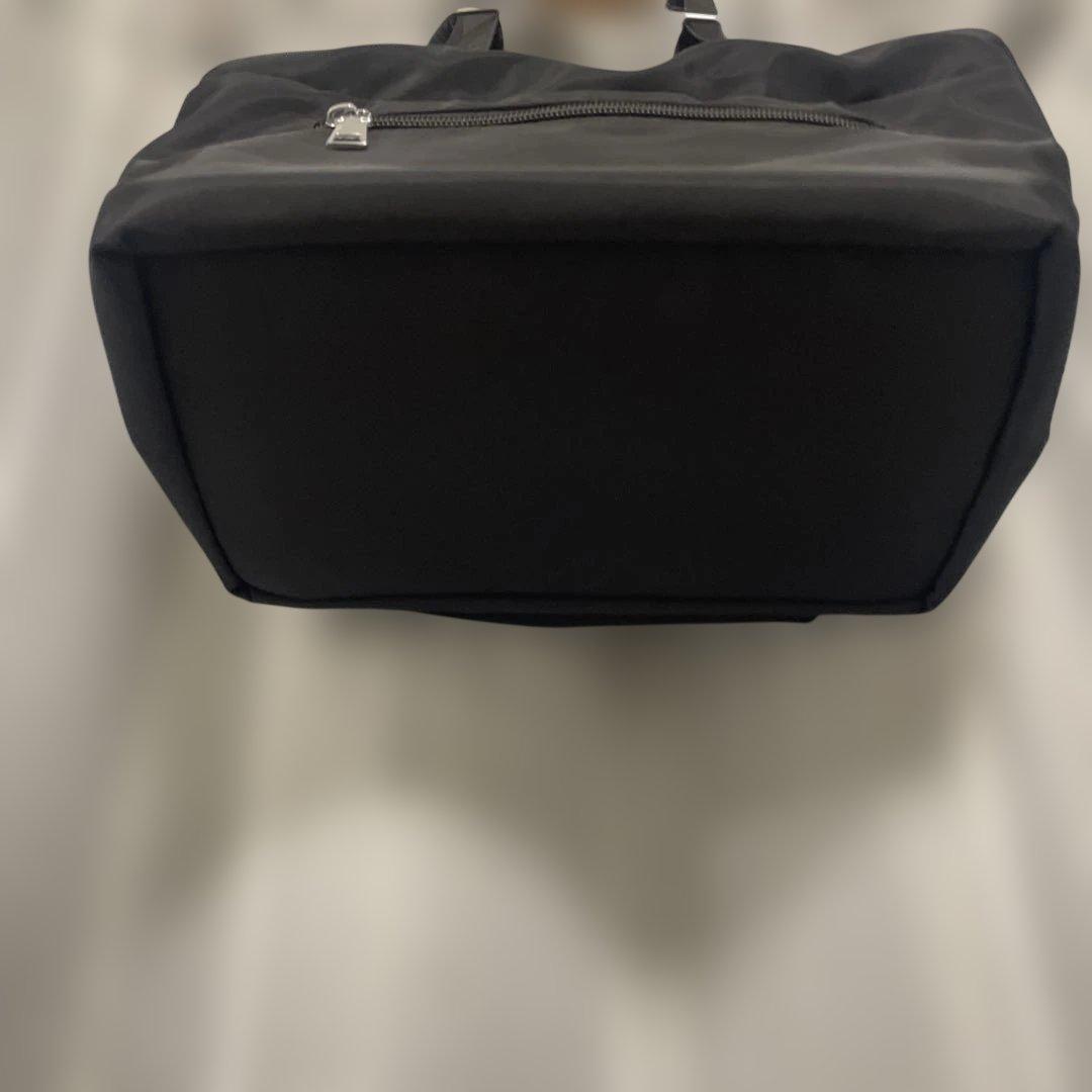 ブラック ナイロン ハンドバッグ ファスナー ポケット付き マグネット — image 3