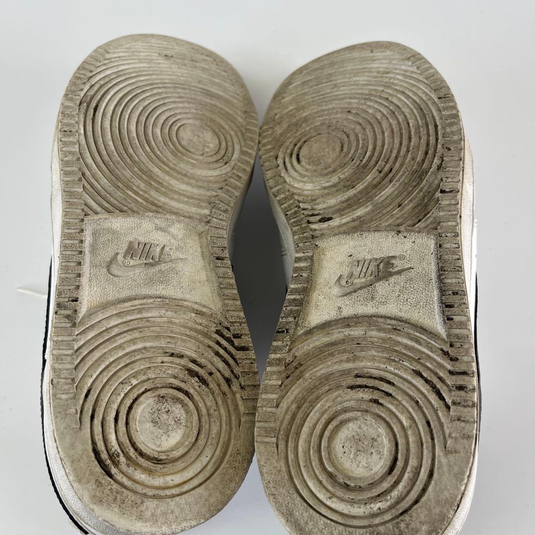 Nike ホワイト スニーカー — image 3