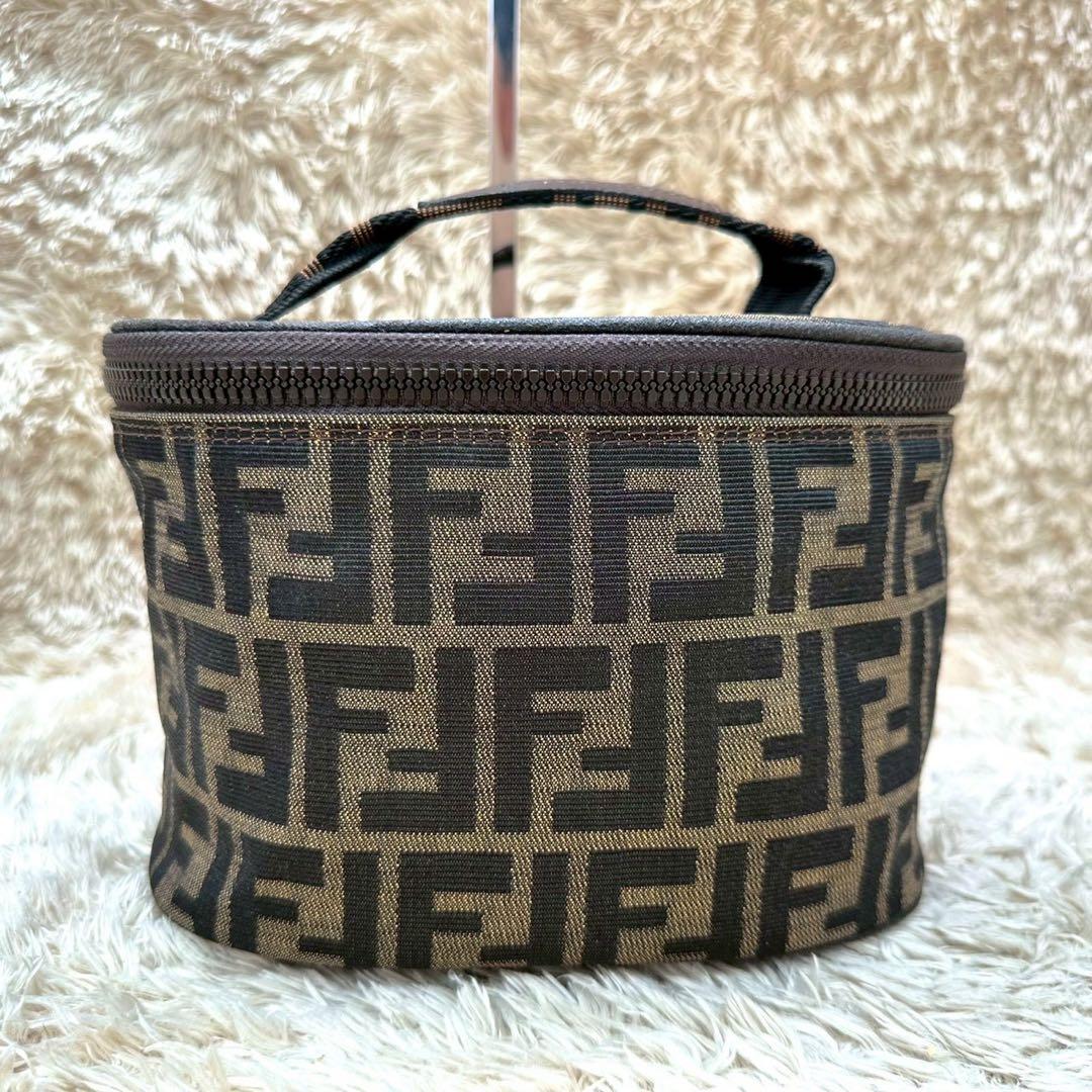 【美品】FENDI バニティバッグ ズッカ ブラウン キャンバス — image 2