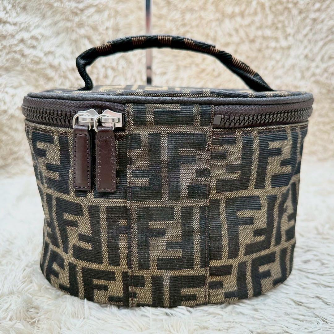 【美品】FENDI バニティバッグ ズッカ ブラウン キャンバス — image 3