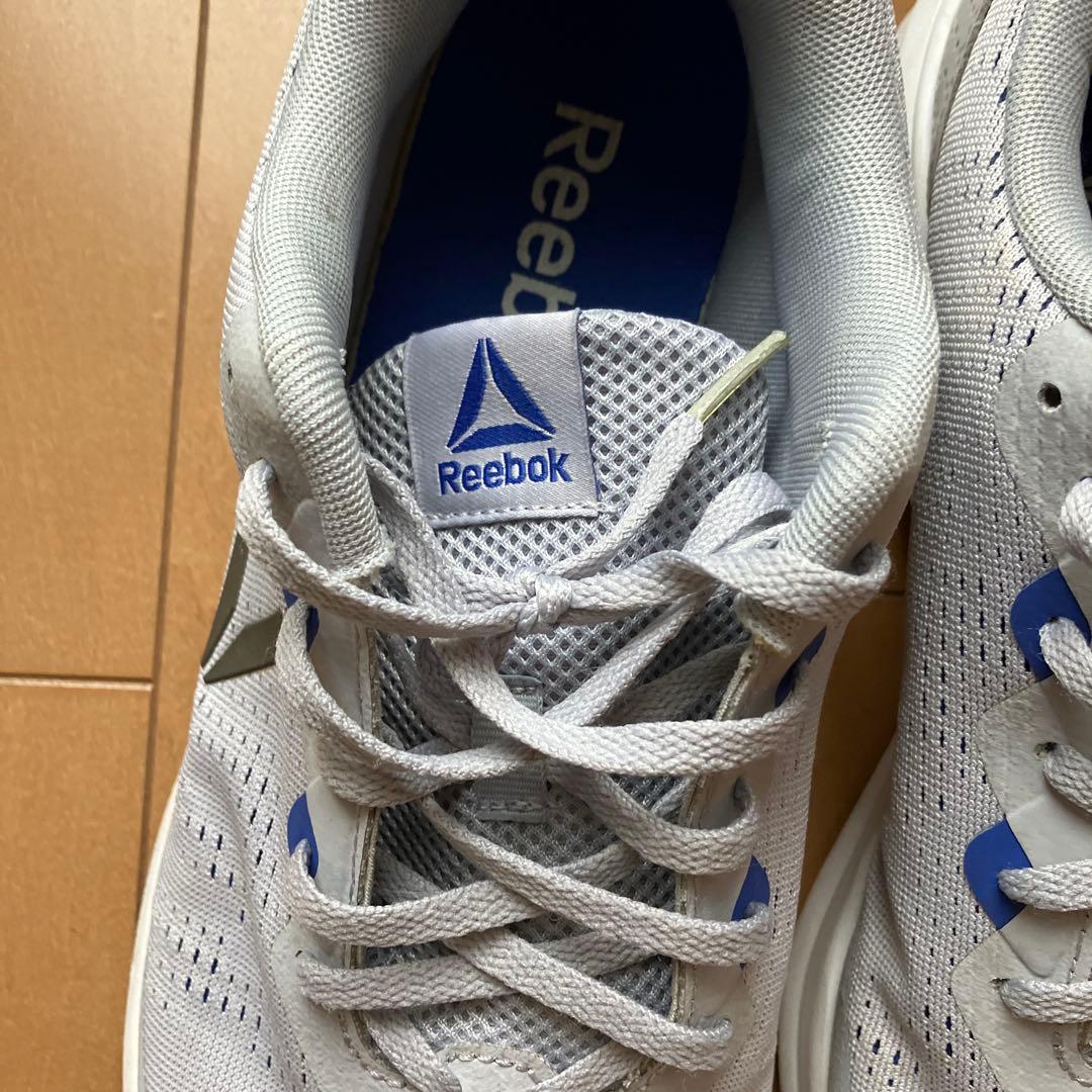 Reebok ランニングシューズ ライトグレー — image 2